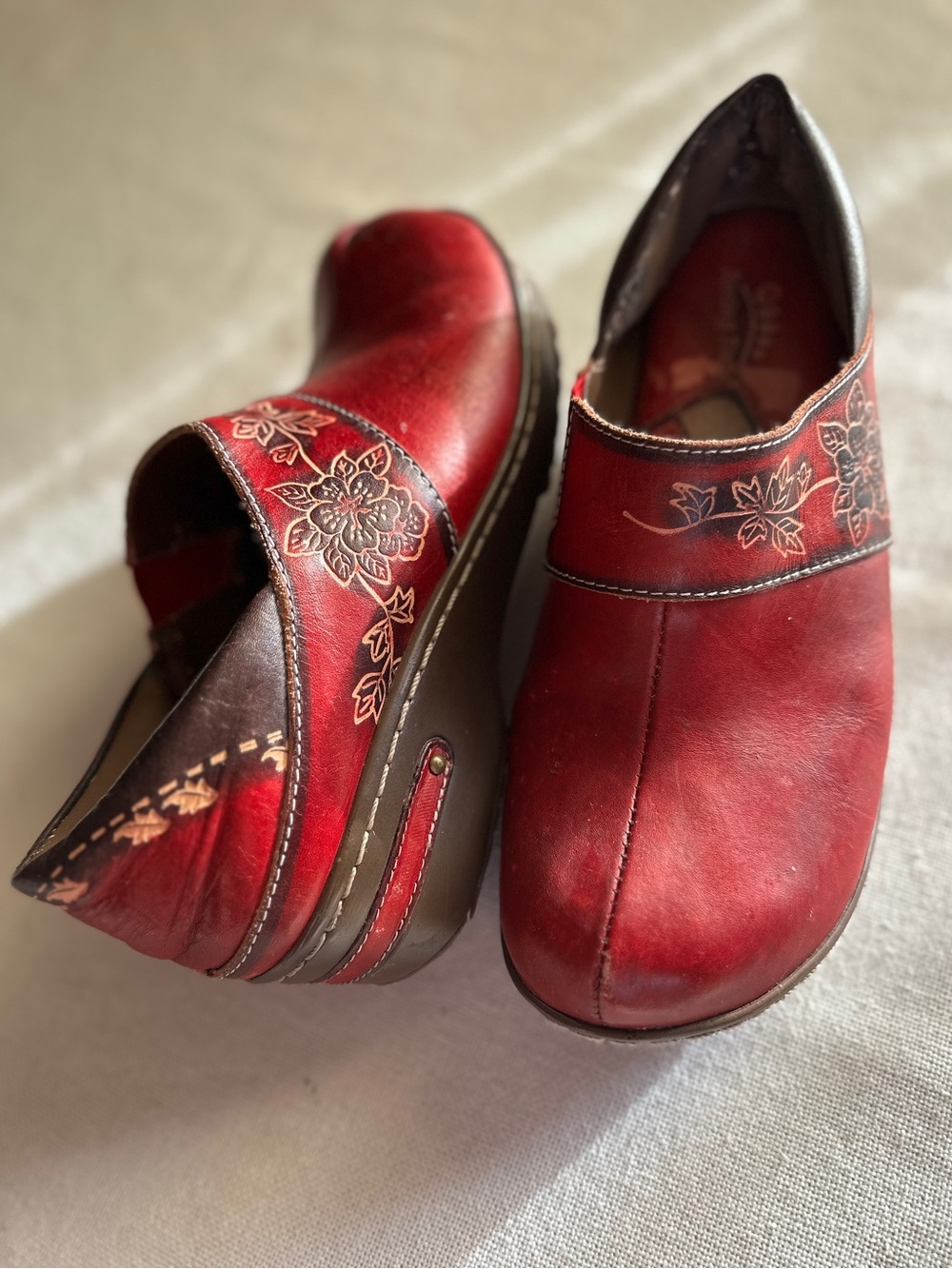 Spring Step Red Leather Slip-On Clogs - Picture 3 of 12
